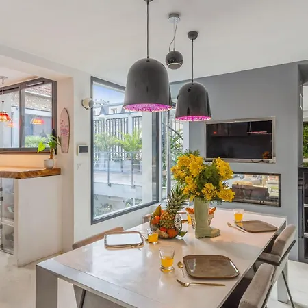 Βίλα Large With Pool In - Welkeys